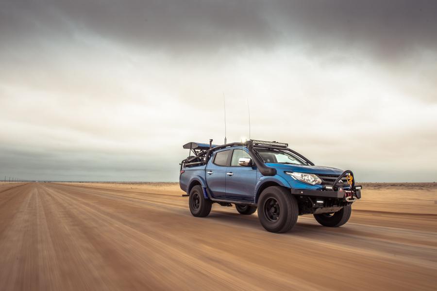  Mitsubishi L200 Desert Warrior 2017 года  (фото 1 из 15)